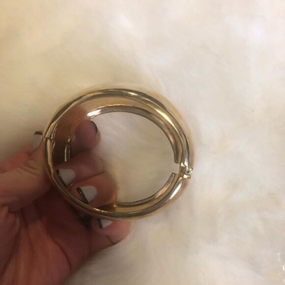 [boutique] large silver or gold hinge bangle #4 - Picture 1 of 8